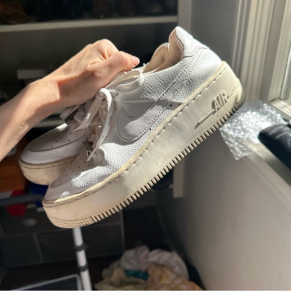 Nike white Air Force 1 - Picture 2 of 4